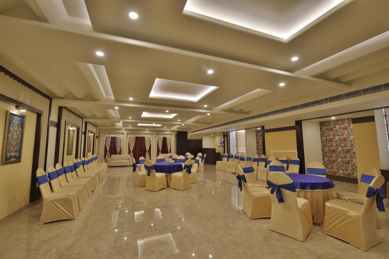 Grand Safari Hotel 3*